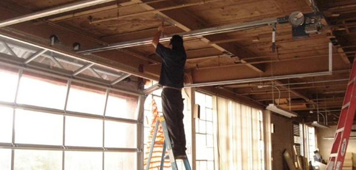 commercial garage door repair in Huntington Park